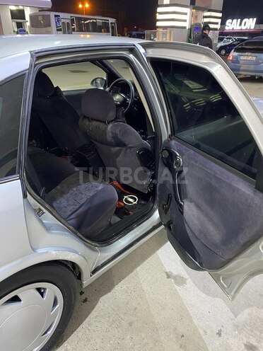 Opel Vectra 1998, 235,000 km - 1.6 л - Sumqayıt