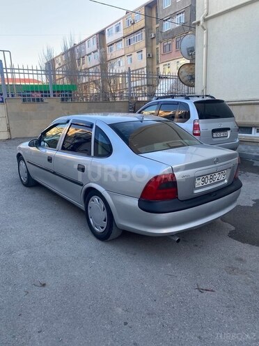 Opel Vectra 1998, 235,000 km - 1.6 л - Sumqayıt