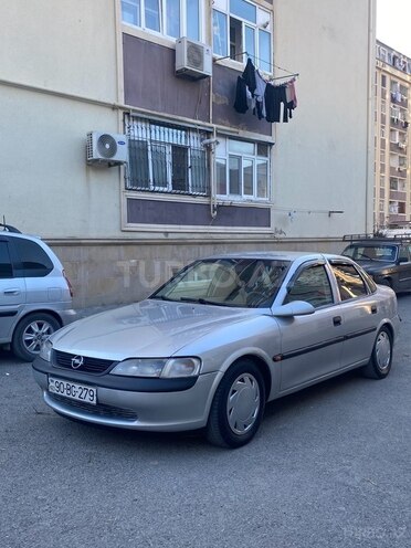 Opel Vectra 1998, 235,000 km - 1.6 л - Sumqayıt