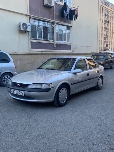 Opel Vectra 1998, 235,000 km - 1.6 л - Sumqayıt