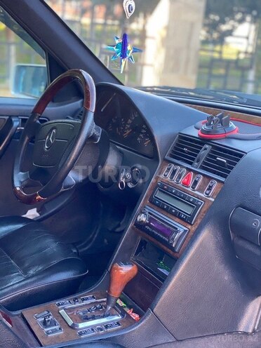 Mercedes C 240 2000, 460,000 km - 2.4 л - İmişli