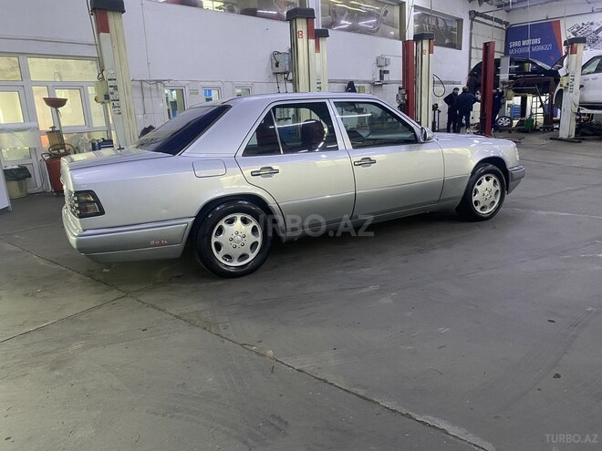 Mercedes E 220 1994, 497,000 km - 2.2 l - Bakı