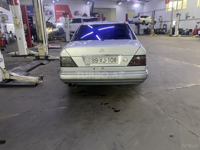 Mercedes E 220 1994, 497,000 km - 2.2 l - Bakı