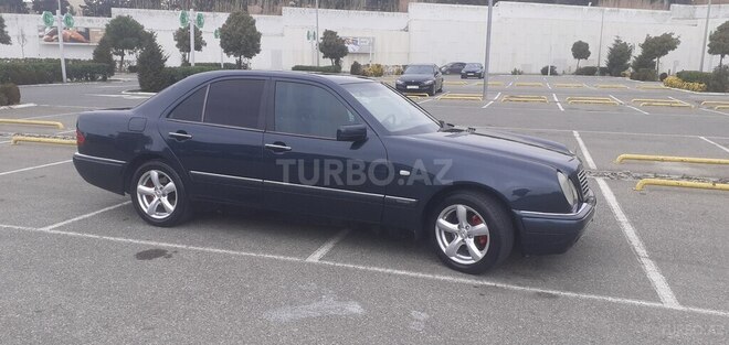 Mercedes E 220 1998, 374,100 km - 2.2 l - Bərdə