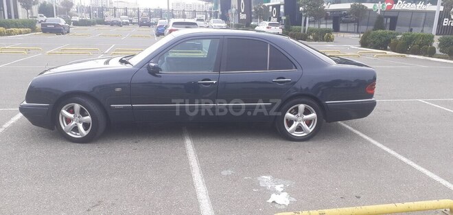 Mercedes E 220 1998, 374,100 km - 2.2 l - Bərdə