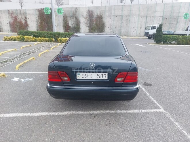 Mercedes E 220 1998, 374,100 km - 2.2 l - Bərdə