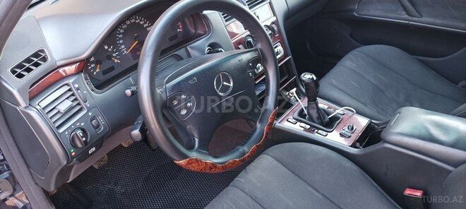 Mercedes E 200 2000, 368,000 km - 2.0 l - Göyçay