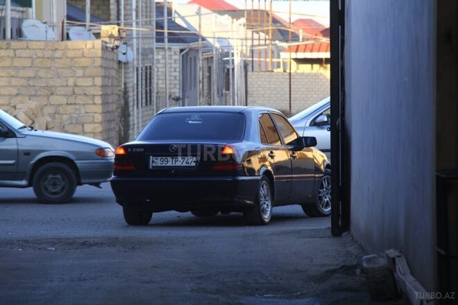 Mercedes C 180 1995, 200,000 km - 1.8 l - Gəncə