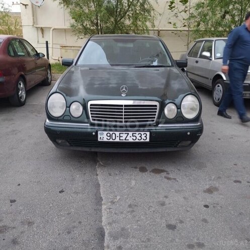 Mercedes E 240 1998, 334,000 km - 2.4 l - Naftalan