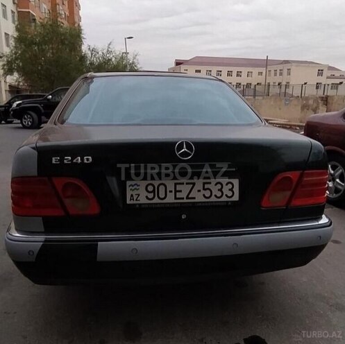 Mercedes E 240 1998, 334,000 km - 2.4 l - Naftalan