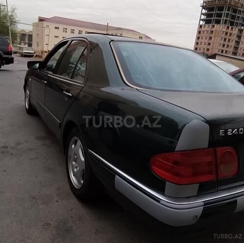 Mercedes E 240 1998, 334,000 km - 2.4 l - Naftalan