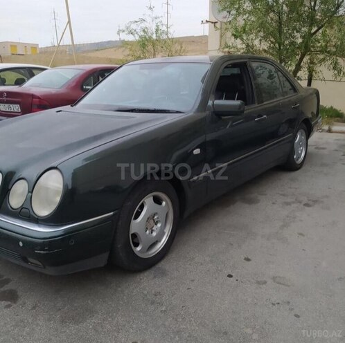 Mercedes E 240 1998, 334,000 km - 2.4 l - Naftalan
