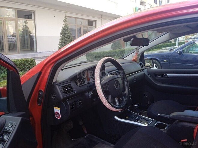 Mercedes B 180 2010, 91,850 km - 1.7 л - Bakı