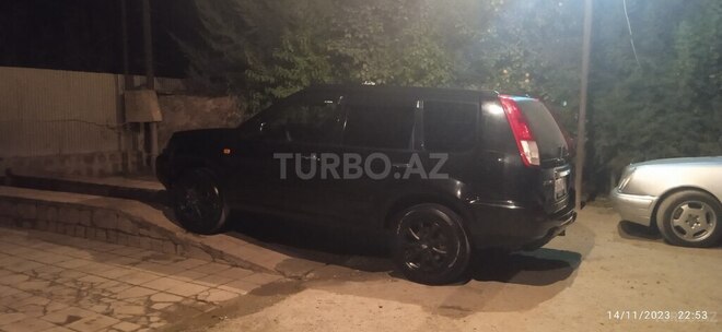 Nissan X-Trail 2001, 32,000 km - 2.0 л - Salyan