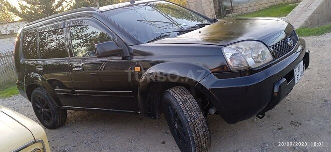 Nissan X-Trail 2001, 32,000 km - 2.0 л - Salyan
