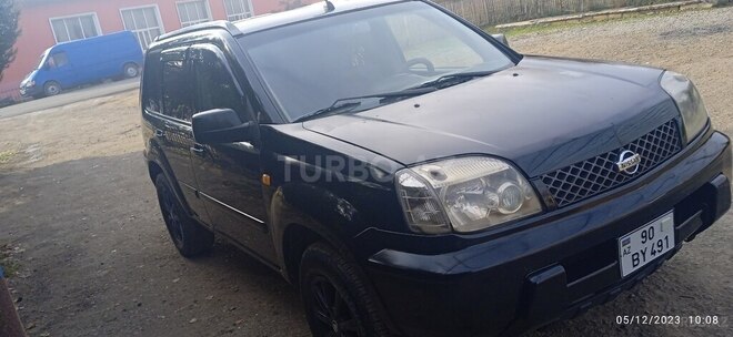 Nissan X-Trail 2001, 32,000 km - 2.0 л - Salyan