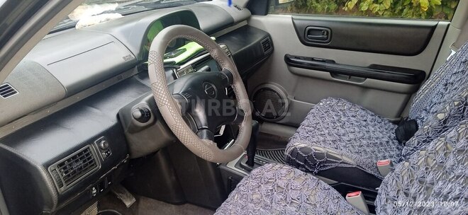 Nissan X-Trail 2001, 32,000 km - 2.0 л - Salyan
