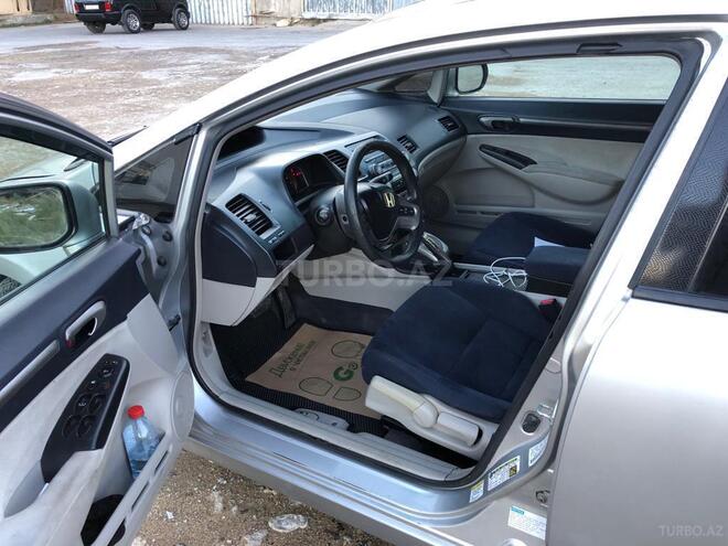 Honda Civic 2006, 399,000 km - 1.3 л - Bakı
