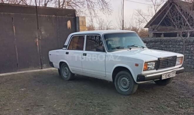 LADA (VAZ) 2107 2005, 91,000 km - 1.6 l - Qax