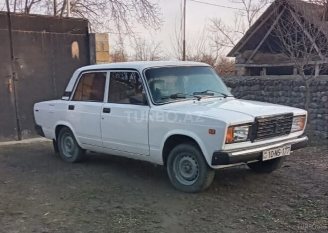 LADA (VAZ) 2107 2005, 91,000 km - 1.6 l - Qax