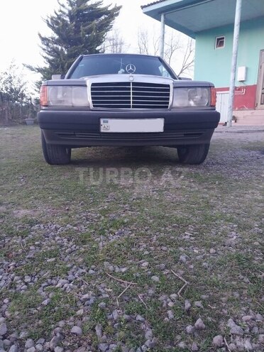 Mercedes 190 1992, 300,000 km - 2.0 л - Astara