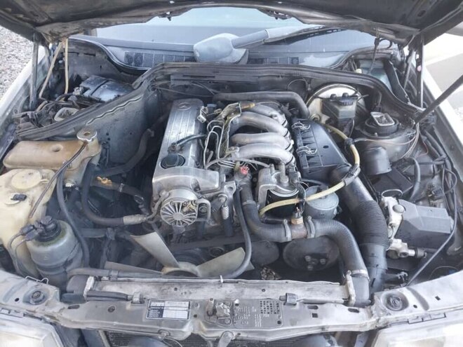 Mercedes 190 1992, 300,000 km - 2.0 л - Astara
