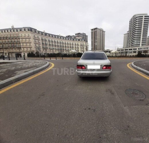 Mercedes E 300 1999, 100,000 km - 3.0 l - Bakı