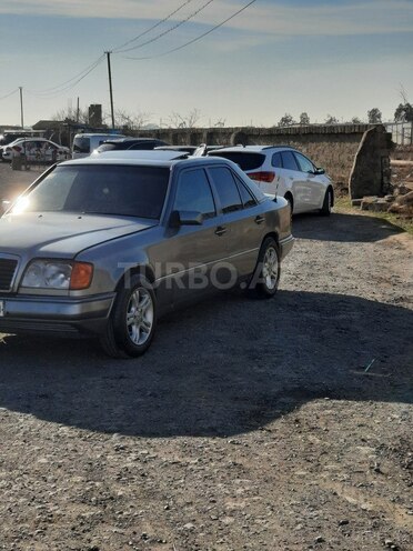 Mercedes E 300 1993, 16,000 km - 3.0 л - Bakı