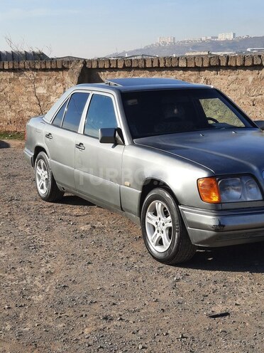 Mercedes E 300 1993, 16,000 km - 3.0 л - Bakı