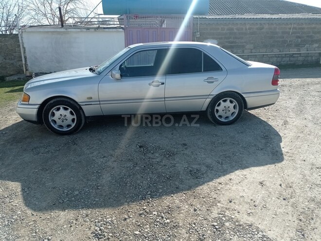Mercedes C 220 1994, 110,000 km - 2.2 l - Siyəzən