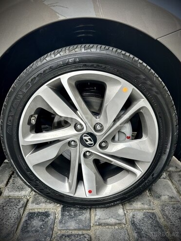 Hyundai Elantra 2015, 132,162 km - 1.8 л - Bakı