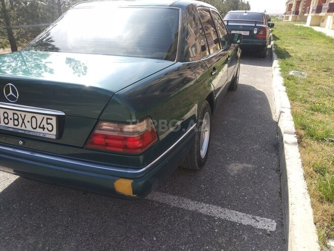 Mercedes E 220 1995, 436,000 km - 2.2 l - Xızı