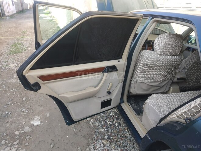 Mercedes E 220 1995, 436,000 km - 2.2 l - Xızı