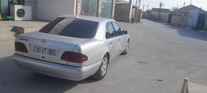Mercedes E 240 1998, 558,596 km - 2.4 l - Bakı