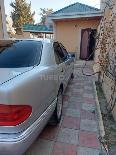 Mercedes E 240 1998, 325,678 km - 2.4 l - Sumqayıt