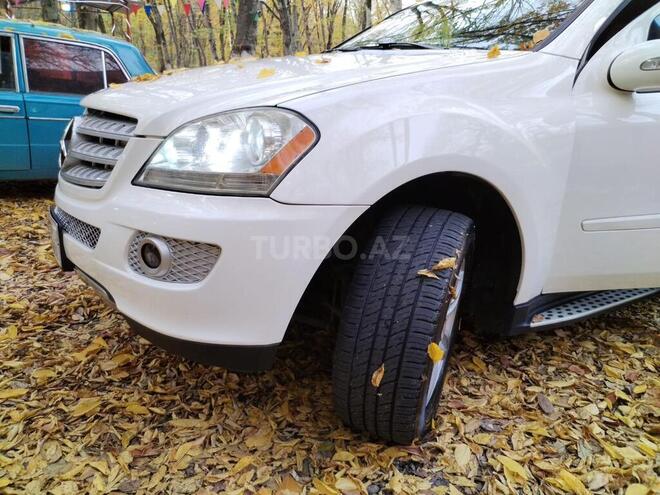 Mercedes ML 350 2005, 300,000 km - 3.5 l - Quba