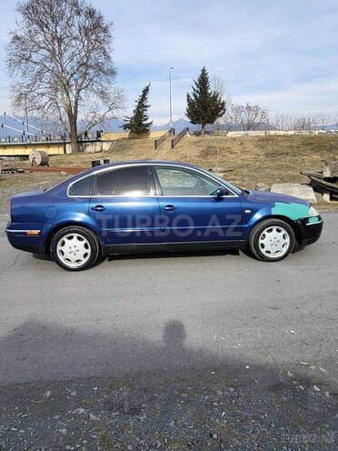 Volkswagen Passat 2000, 376,000 km - 1.8 l - Zaqatala