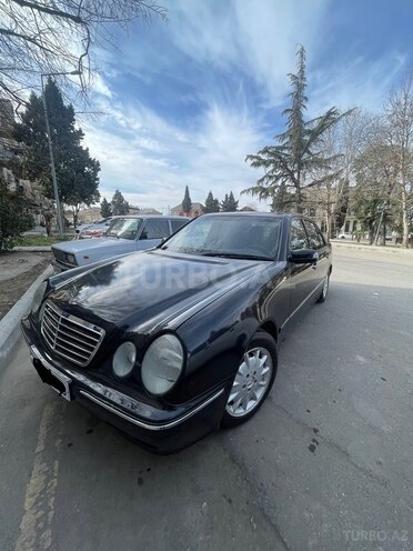 Mercedes E 220 2000, 406,666 km - 2.2 l - Gəncə