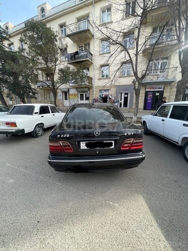 Mercedes E 220 2000, 406,666 km - 2.2 l - Gəncə