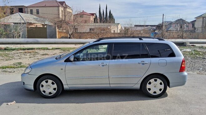 Toyota Corolla 2004, 243,000 km - 1.4 l - Bakı