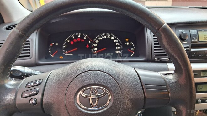 Toyota Corolla 2004, 243,000 km - 1.4 l - Bakı