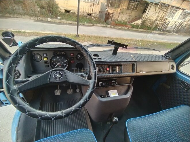 Mercedes 408 D