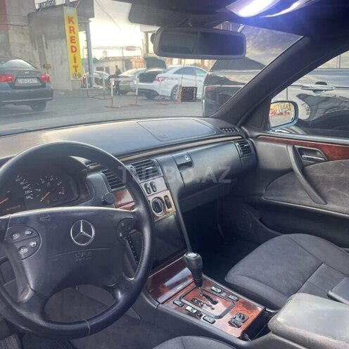 Mercedes E 220 1999, 458,398 km - 2.2 л - Qəbələ