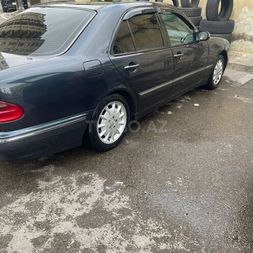 Mercedes E 220 1999, 458,398 km - 2.2 л - Qəbələ