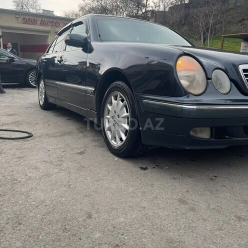 Mercedes E 220 1999, 458,398 km - 2.2 л - Qəbələ