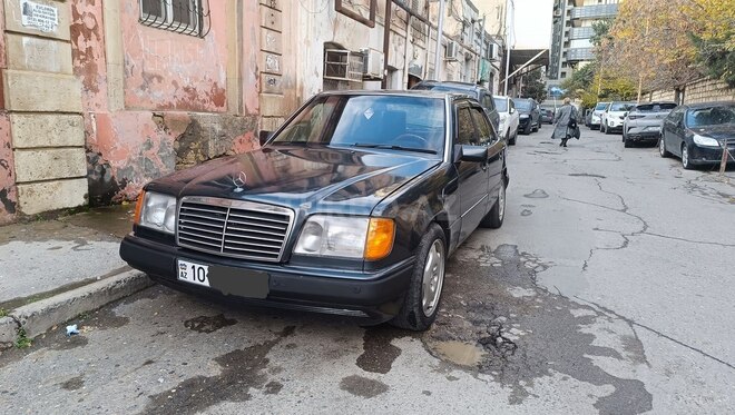 Mercedes E 280 1993, 430,000 km - 2.8 l - Bakı