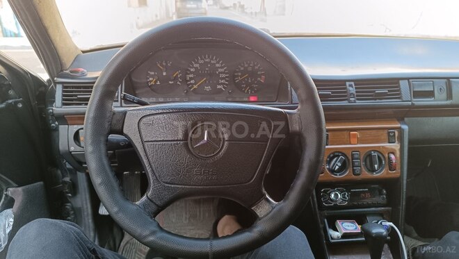 Mercedes E 280 1993, 430,000 km - 2.8 l - Bakı