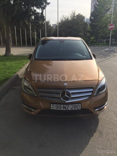 Mercedes B 180 2012, 78,000 km - 1.6 l - Bakı