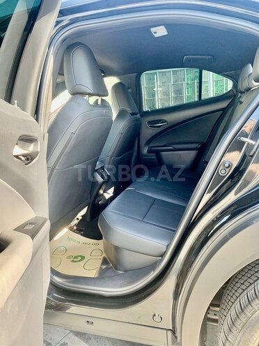 Lexus UX 250h 2021, 7,500 km - 2.0 l - Bakı