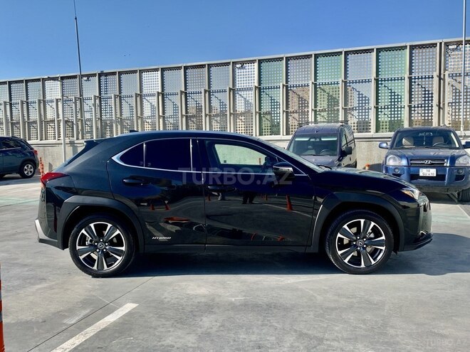 Lexus UX 250h 2021, 7,500 km - 2.0 l - Bakı